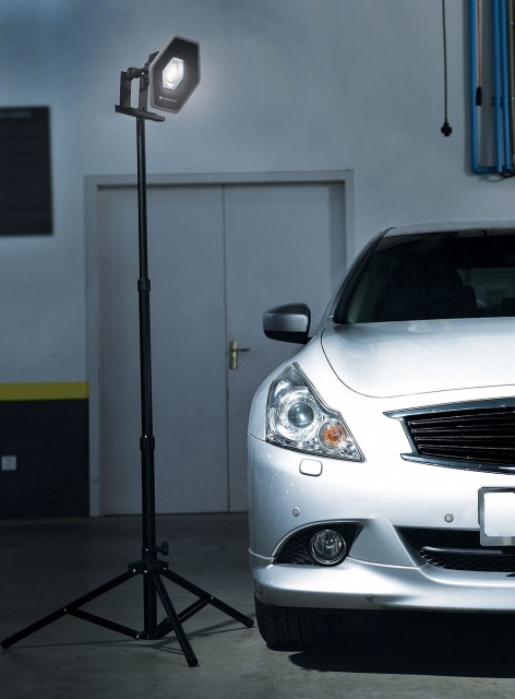 Stativ følger ikke med, og må kjøpes separat